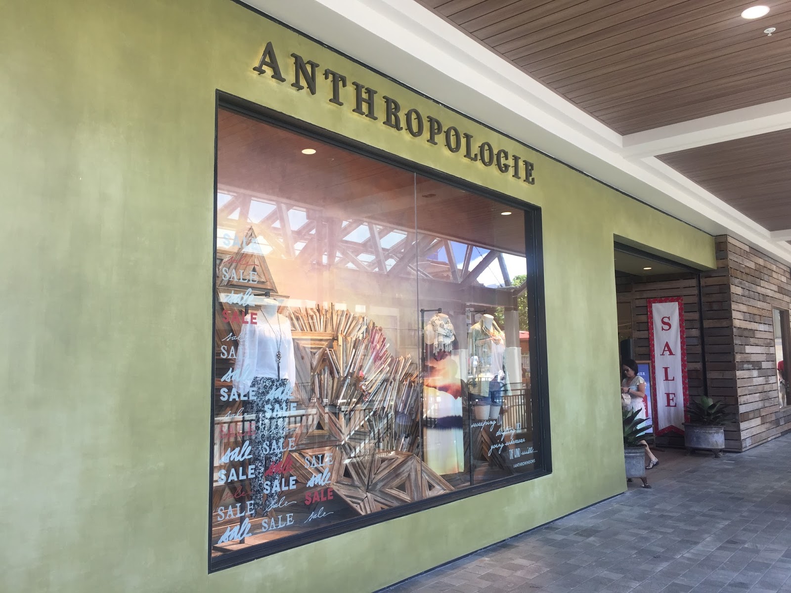 Eye Candy: Anthropologie's first Hawaii store! (plus a few more reviews)