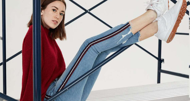 Show off those great jeans during the American Eagle Outfitters October 2018 promo